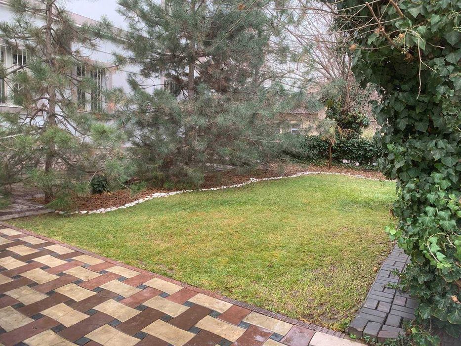 Дом ул. Эхтиром. 3.4 сотки 4 комнаты. В Махалле Саломатина. 2х этажный