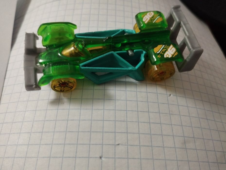 Продам хот вилс dtx08