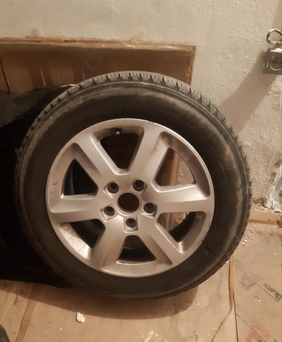 Продам резину с дисками комплект 235/60R18