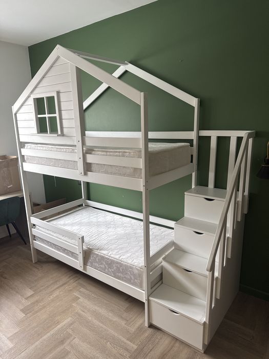 Продается двухэтажная детская кровать