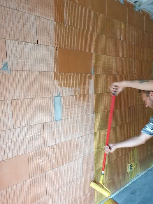 Zugrav Meseriaș ofer servicii de tencuit pe baza de ipsos, glet, zugravit, renovari
