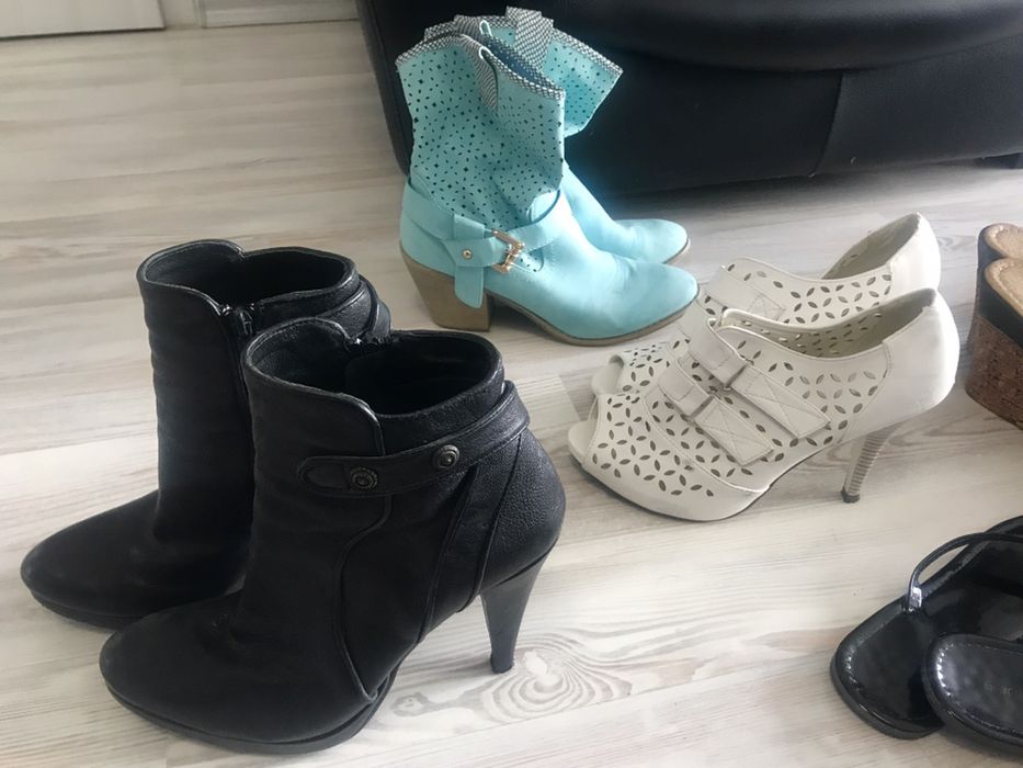 12 чифта обувки за 30 евро