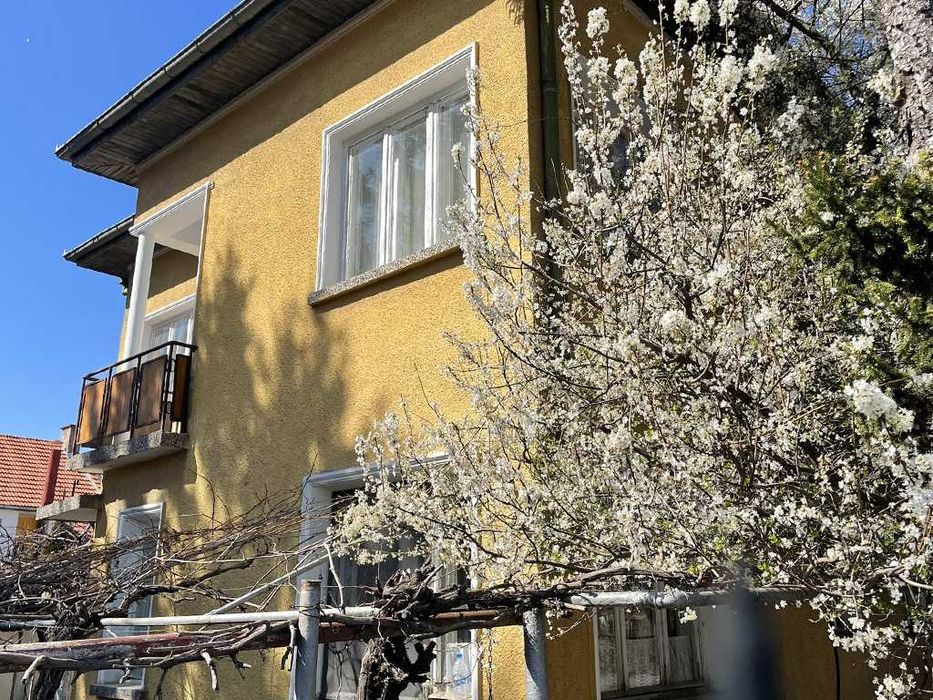 Продава се Къща в Лом - 150 кв.м за 654 €/кв.м - Снимка #1