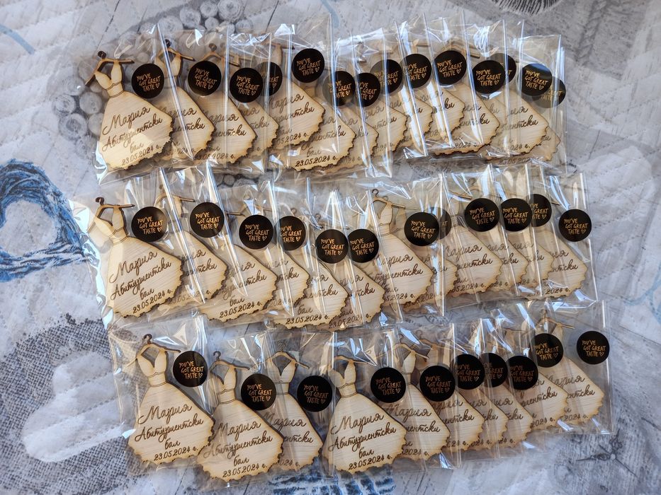 Дървени магнити 8 см за завършване, бал, юбилей, кръщене, Великден