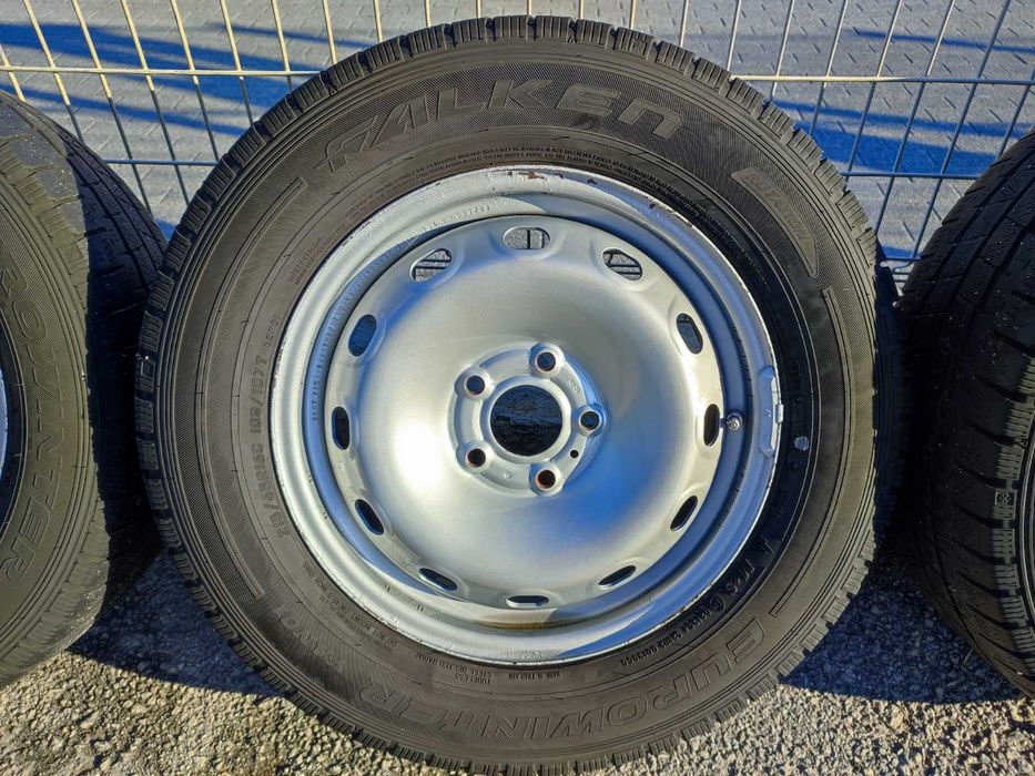 260 - 4бр. Стоманени джанти 16'' 5x114.3 с гуми 215/65R16 Renault