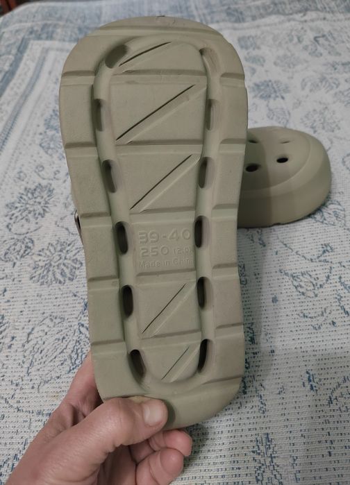 Кроксы фирменные