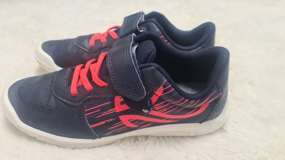 Adidasi Decathlon ușori 38