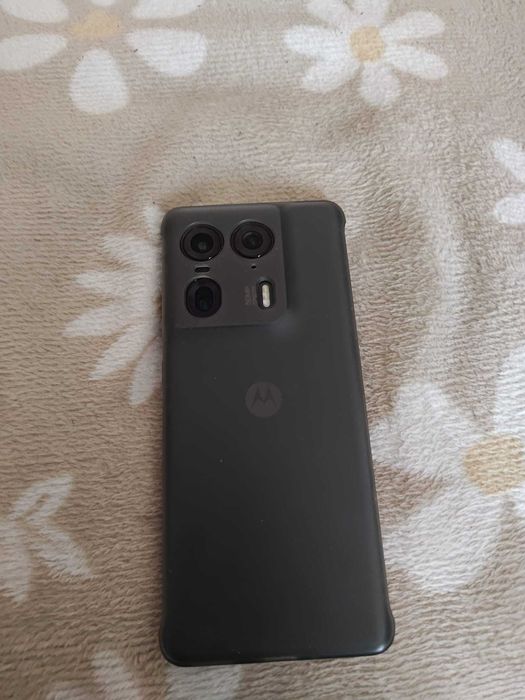 motorola edge 50 ultra ca NOU