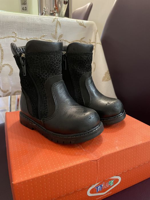 Продам детские сапожки