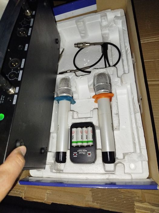 Shure UGX 8 Профессиональный беспроводной микрофон