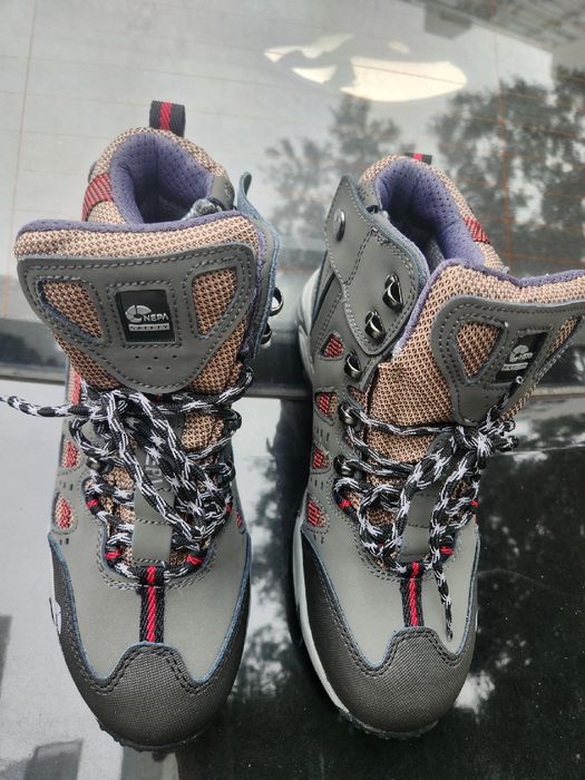 Срочно Продам ботинки NEPA .