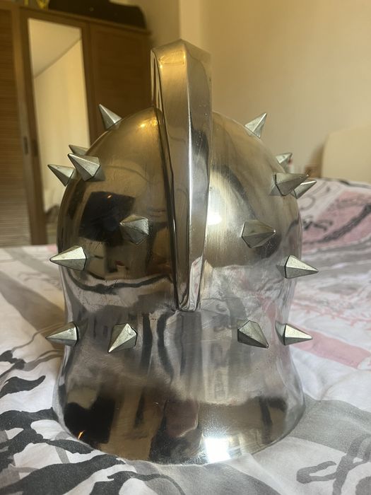 Casca de fier de gladiator