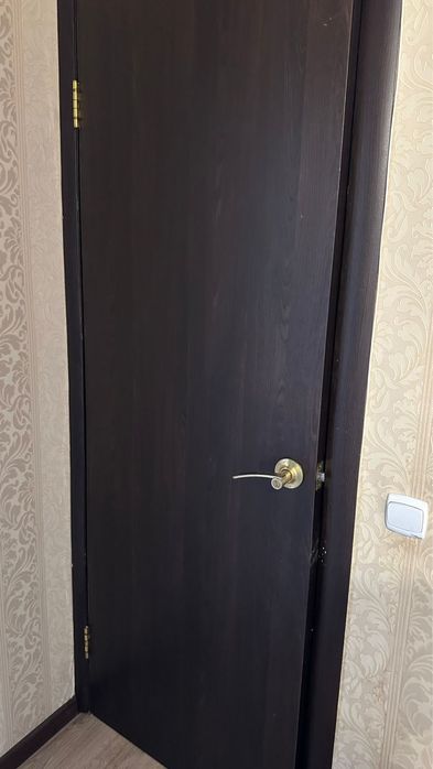 Продам Дверей 7 штук