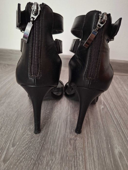 Sandale cu toc cui negre, marimea 37