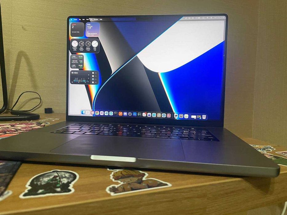 Продавам MacBook Pro 16" M1 Pro / 16GB RAM / 512GB SSD