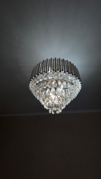 Продается люстры