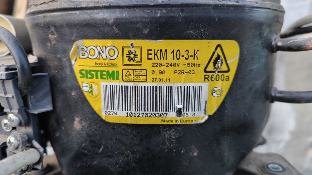Продам запчасти к холодильнику.