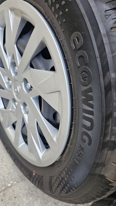 Hyundai Elantra 2023-год Диски 15-размер Шины 195/65R15 Колпаки 1000км