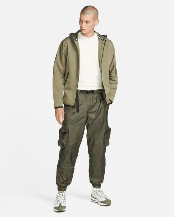 Мъжки долнища Nike Tech Pack - различни цветове и размери XS