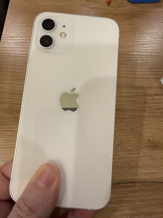 Iphone 12  White  64 GB и Iphone 13 Midnight 128 GB