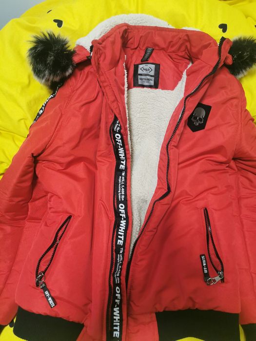 Jeaca iarna ca noua xxl dar este un L