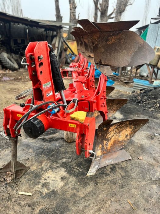 Плуг 4 корпусной оборотный