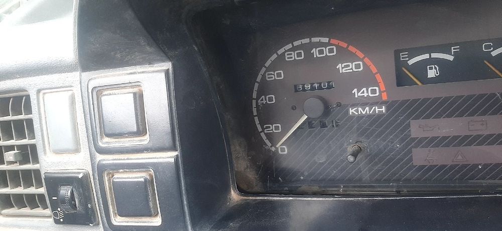 Damad sotiladi. Yili 1997 yil