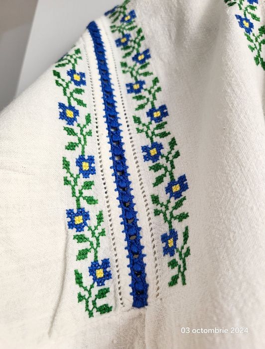 Ie veche traditionala moldoveneasca