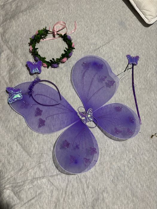 Дрехи: мама, тати и аз, за фотосесия в лилаво