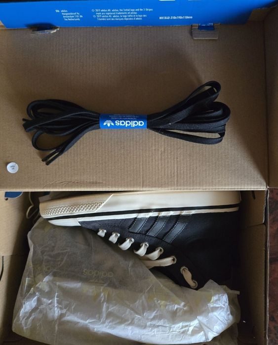 Оригинални дамски кецове adidas nizza и adidas Vl Court Bold Wm