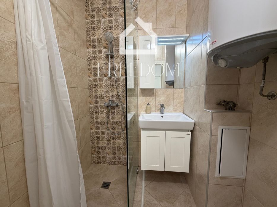 Тристаен апартамент в кв. Колхозен пазар, ул.Христо Ботев, 230 000 евр