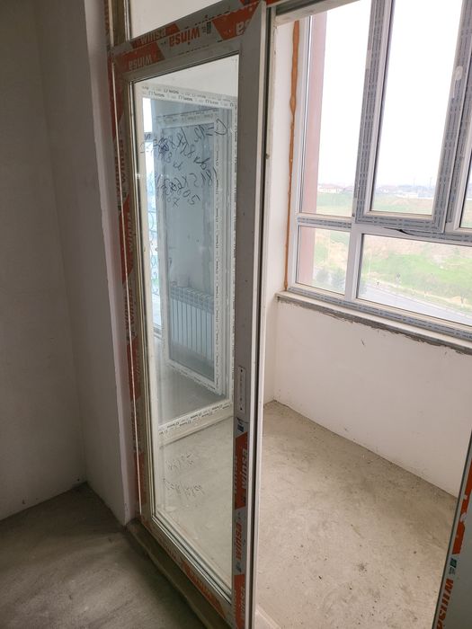 Пластиковые двер