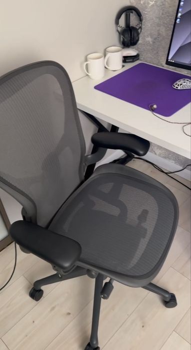Кресло Herman Miller Aeron C