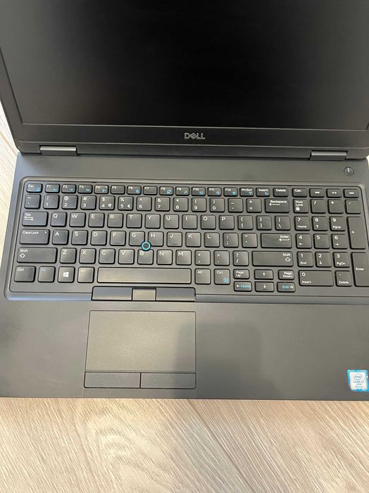 лаптоп Dell Latitude 5590 професионална серия