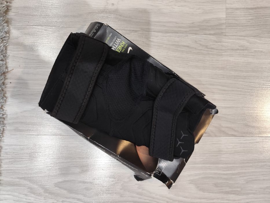 Наколенка Nike Knee Sleeve