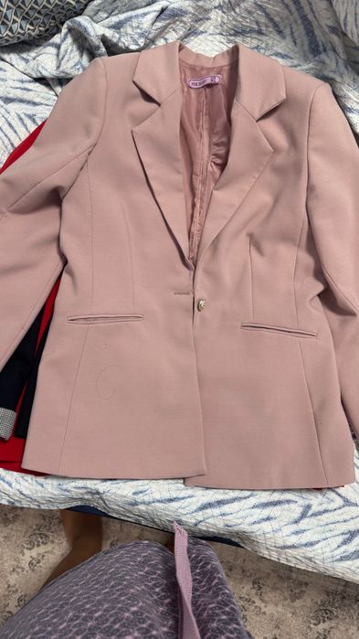 Женские  классические пиджаки