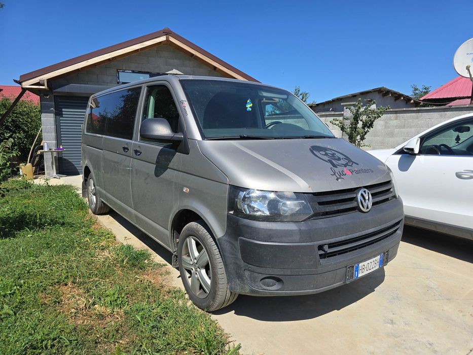 VOLKSWAGEN Caravelle