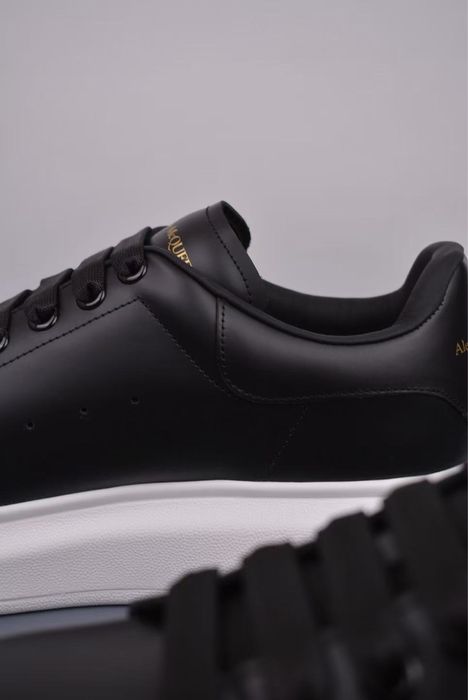 Alexander McQueen Oversized Sneaker Black/White