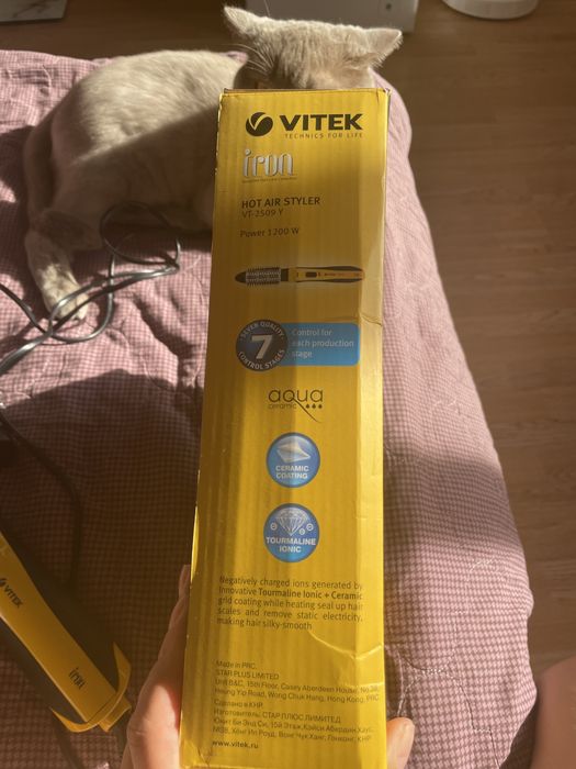 Продам фен vitek!