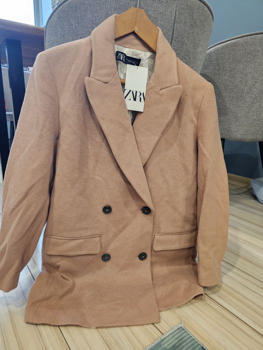 Бежаво палто Зара