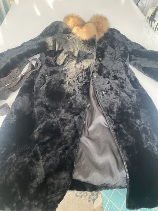 Продам мутоновую шубу , теплая
