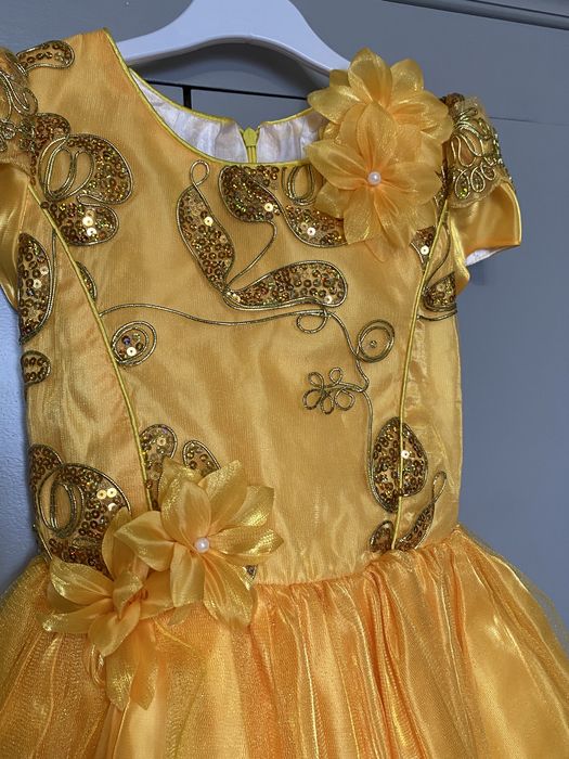 Платье нарядное на девочку