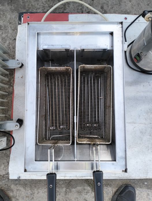 Fripteuza și robot de bucătărie profesionale