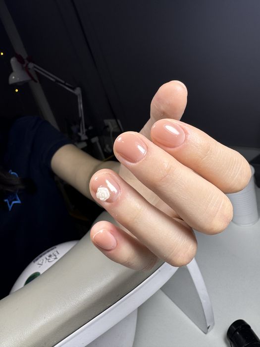 Маникюр/наращивание ногтей