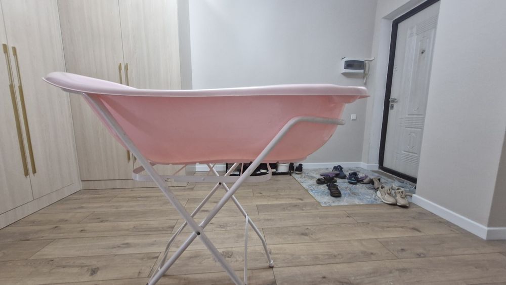 Детская ванна с подставкой