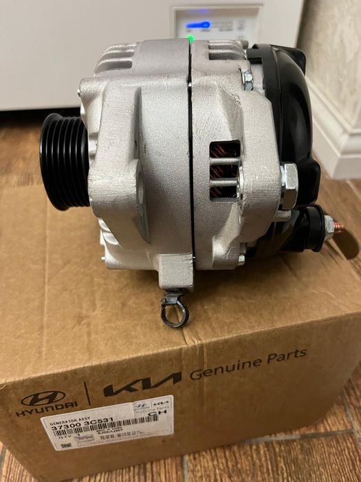Генератор оригинал Hyundai / Kia 37300-3C531