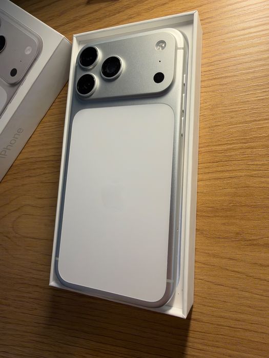 Iphone 17 pro max 256 silver