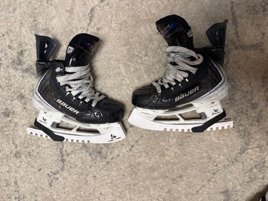 Продам коньи хоккейные BAUER VAPOR FLYLITE
