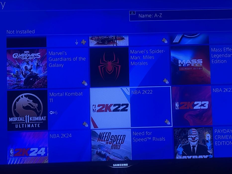 Ps4 със 85 игри и акаунти и  джойстик