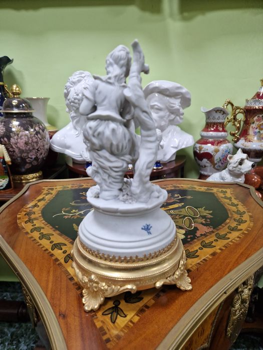 Страхотна антикварна италианска порцеланова фигура Capodimonte